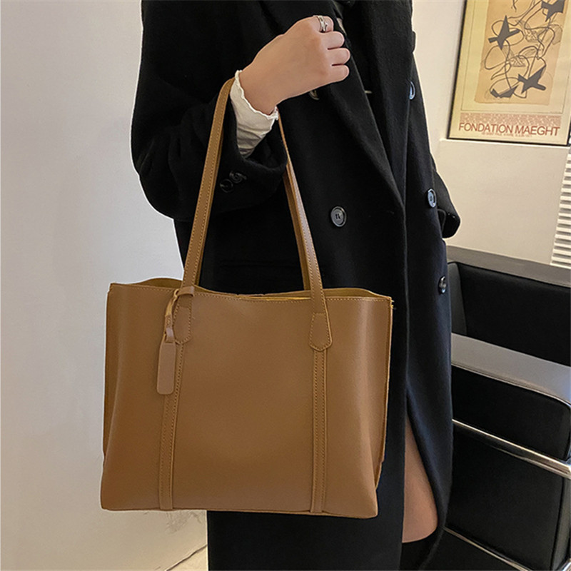 Classic Black Faux Leather Tot - Leather Work Handbag 评论和价格