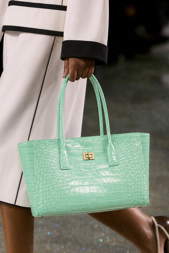 SHELKSBAG Glossy Crocodile Emb - Leather Work Handbag 评论和价格